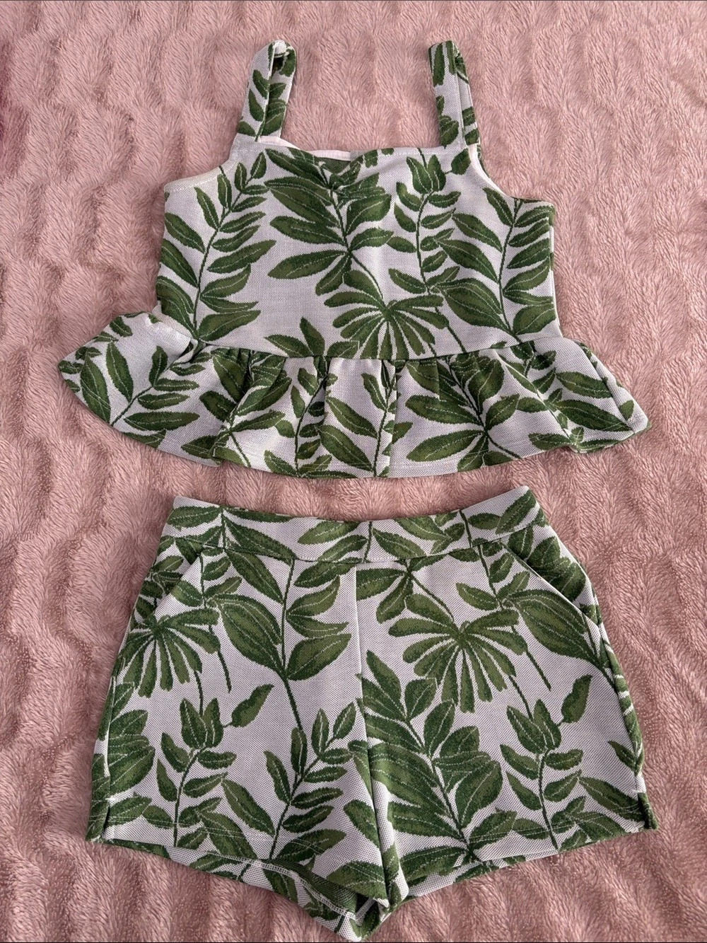 Kids Floral Matching Set in Green & White Like New